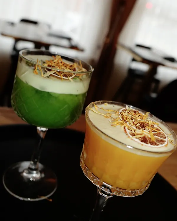 Deux cocktails signature — bar à cocktails à Malo-les-Bains